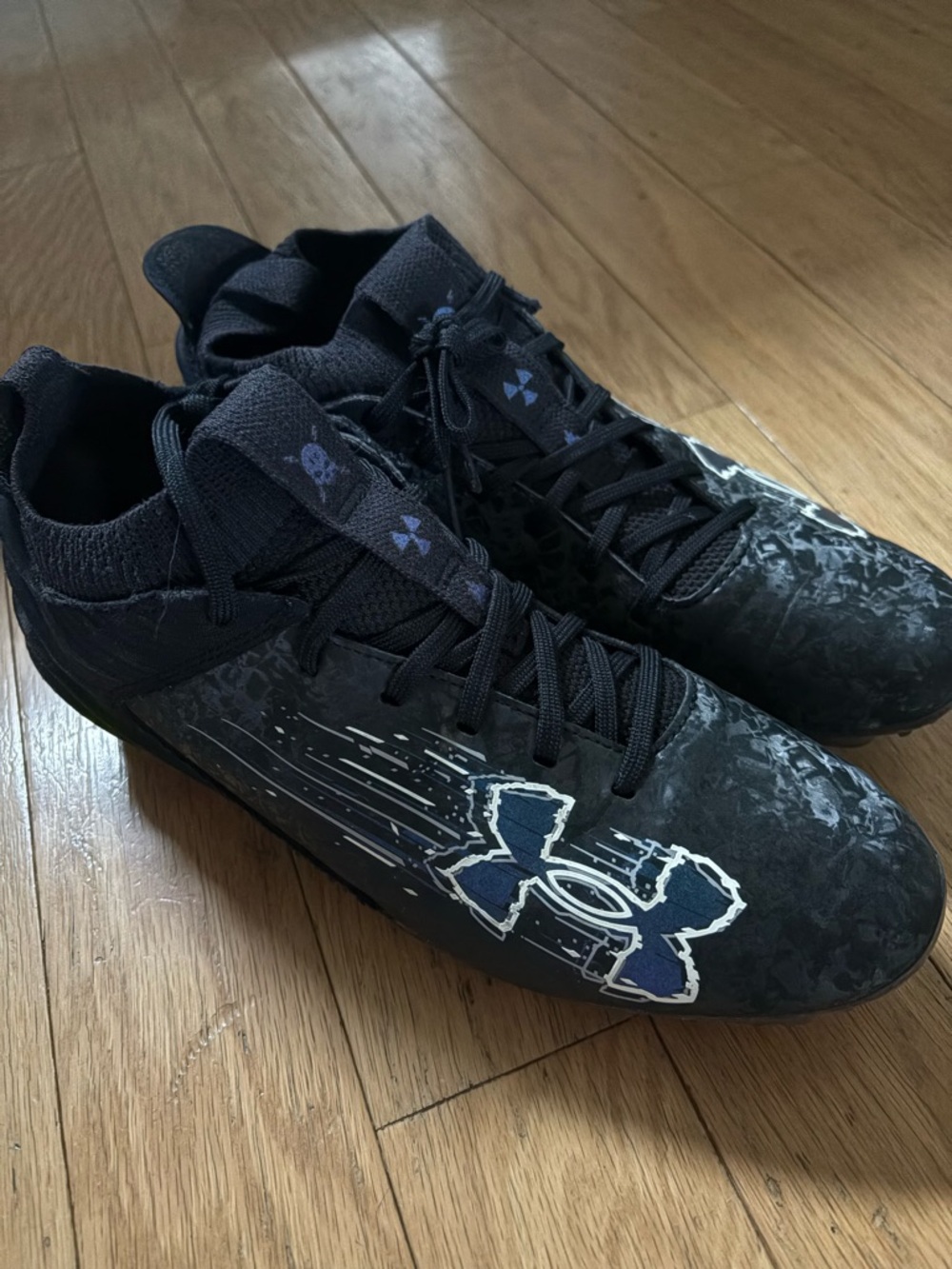 Under Armour Men’s Black Athletic Cleats